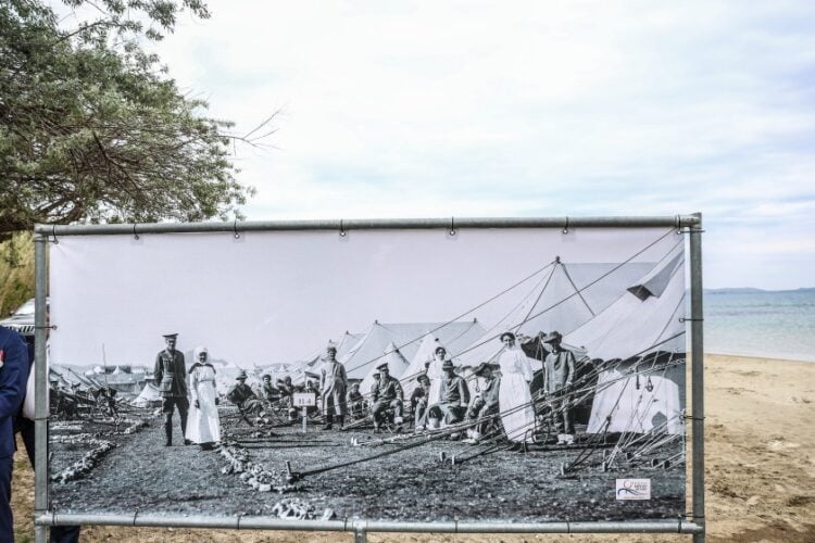 Εικόνα από το σημείο όπου βρίσκεται το μνημείο για τους πεσόντες στην Εκστρατεία της Καλλίπολης, στη Λήμνο
(φωτ.: Θοδωρής Μανωλόπουλος / Γρ. Τύπου Προεδρίας της Δημοκρατίας / EUROKINISSI)