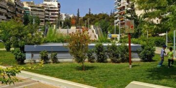 Άποψη της κεντρικής πλατείας Νέας Σμύρνης (φωτ. αρχείου: foursquare.com/thedaydreamer1)