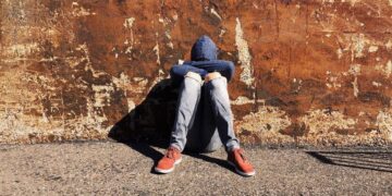 Ιατροδικαστής και παιδοψυχολόγος που κλήθηκαν να εξετάσουν τον ανήλικο φαίνεται ότι υποστηρίζουν τις καταγγελίες του (φωτ.: Pixabay/WOKANDAPIX)