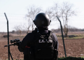 Αστυνομικός στα σύνορα του Έβρου (φωτ. αρχείου: Γραφείο Τύπου Πρωθυπουργού / Δημήτρης Παπαμήτσος)