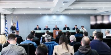 Στιγμιότυπο από την παρουσίαση της υπόθεσης στο υπουργείο Προστασίας του Πολίτη (φωτ.: EUROKINISSI/Τατιάνα Μπόλαρη)