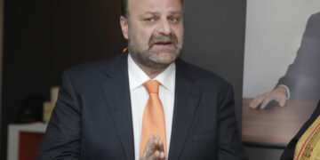 Ο Λάζαρος Λασκαρίδης σε εκδήλωση, το 2014 (φωτ.: EUROKINISSI / Χρήστος Μπόνης)