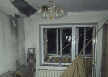 Ζημιές σε σπίτι στο Κίεβο μετά την επίθεση των ρωσικών drone (φωτ.: EPA / Kyiv City Military Administration)