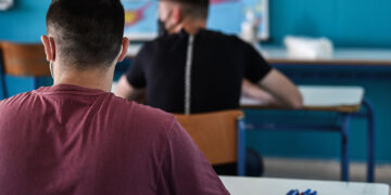 Στιγμιότυπο από τάξη λυκείου στον Πύργο Ηλείας  (φωτ: EUROKINISSI / ilialive.gr / Γιάννης Σπυρούνης)