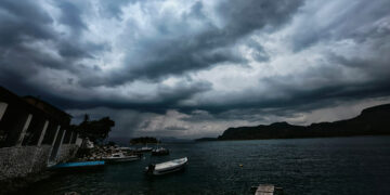 Έντονα καιρικά φαινόμενα στην πόλη του Ναυπλίου (φωτ.: ΑΠΕ-ΜΠΕ / Ευάγγελος Μπουγιώτης)