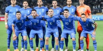 Η Εθνική Ομάδα ποδοσφαίρου στο πρόσφατο παιχνίδι της με την Εθνική Ιρλανδίας στο πλαίσιο του UEFA Euro 2024 (φωτ.: EPA/ PANAGIOTIS MOSCHANDREOU)