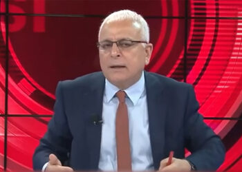 Ο δημοσιογράφος Μερντάν Γιανάρνταγ (στιγμιότυπο από βίντεο)
