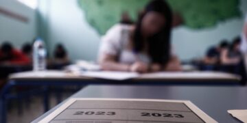 Έναρξη των Πανελλαδικών Εξετάσεων με τους υποψηφίους των Γενικών Λυκείων (ΓΕΛ), οι οποίοι διαγωνίστηκαν στο μάθημα της Νεοελληνικής Γλώσσας. (Φωτ.: Eurokinissi/Σωτήρης Δημητρόπουλος)