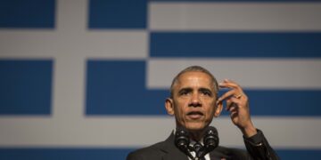 Στιγμιότυπο από την επίσκεψη του πρώην Αμερικανού προέδρου στην Αθήνα το 2016, στο ίδρυμα Σταύρος Νιάρχος (φωτ.: EUROKINISSI/Γραφείο Τύπου Πρωθυπουργού/Andrea Bonetti)
