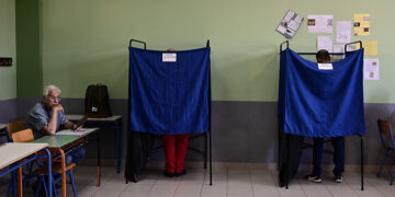 Στιγμιότυπο από την εκλογική διαδικασία σε εκλογικό τμήμα της Αθήνας, Κυριακή 25 Ιουνίου 2023 
(φωτ.: EUROKINISSI / Μιχάλης Καραγιάννης)