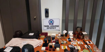 Κλοπιμαία που βρέθηκαν στο αυτοκίνητο των τριών συλληφθέντων (πηγή: astynomia.gr)