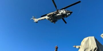 Φωτογραφία που δόθηκε στην δημοσιότητα από το Λιμενικό Σώμα - Ελληνική Ακτοφυλακή από την επιχείρηση έρευνας και διάσωσης σε διεθνή ύδατα στη θαλάσσια περιοχή 47 ν.μ. νοτιοδυτικά Πύλου (φωτ.: Λιμενικό Σώμα - Ελληνική Ακτοφυλακή/ EUROKINISSI)