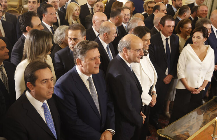 Ορκωμοσία των μελών της νέας κυβέρνησης (φωτ.: EUROKINISSI / Γιώργος Κονταρίνης)