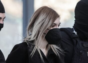 Η Ρούλα Πισπιρίγκου κατά τη διάρκεια προσέλευσής της στο δικαστήριο τον περασμένο Ιανουάριο (φωτ.: EUROKINISSI/Βασίλης Ρεμπάπης)