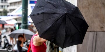 Ισχυρή  νεροποντή έπληξε το απόγευμα της Παρασκευής την Αθήνα (φωτ.: EUROKINISSI/Γιάννης Παναγόπουλος)