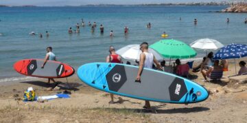 Εικόνα από την παραλία Καβούρι (φωτ.: Γιάννης Παναγόπουλος/ EUROKINISSI)