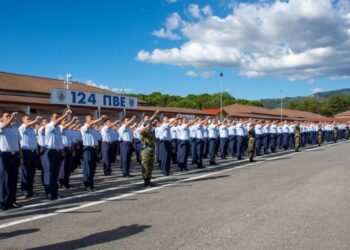 Εικόνα από την ορκωμοσία
των κληρωτών της Ε’ ΕΣΣΟ 2022, στις εγκαταστάσεις της 124 Πτέρυγας
Βασικής Εκπαίδευσης, στην Τρίπολη (φωτ. αρχείου: Γρ. Τύπου ΓΕΑ/ EUROKINISSI)