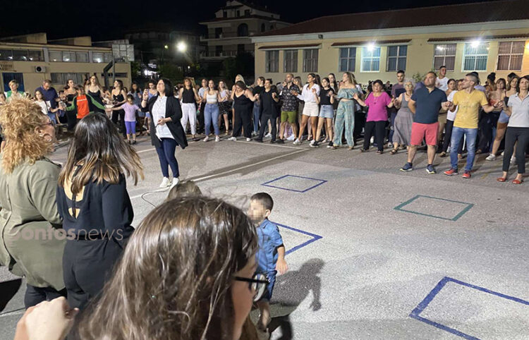 Η Πέλα Νικολαΐδου στο ετήσιο ποντιακό πανηγύρι των «Ακριτών» στο Πολύκαστρο Κιλκίς (φωτ.: pontosnews.gr)