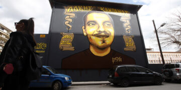 Γκράφιτι για τον Άλκη Καμπανό δημιούργησαν οι Θανάσης Ευαγγελόπουλος και Γιάννης Μπουζούκης (φωτ.: MOTIONTEAM / Γιώργος Κωνσταντινίδης)