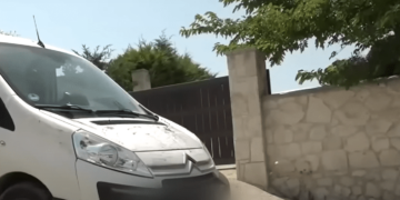 Το εξωτερικό της βίλας στη Χανιώτη Χαλκιδικής όπου δολοφονήθηκε 39χρονος Σκοπιανός (φωτ.: halkidikifocus.gr)