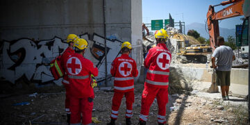 Κατάρρευση τμήματος γέφυρας στην Περιμετρική της Πάτρας (φωτ.: EUROKINISSI / Γιώτα Λοτσάρη)