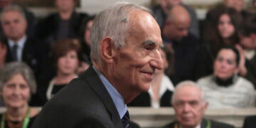 O Βασίλης Γολεμάτης στην τελετή βράβευσής του στην Ακαδημία Αθηνών, 2017 (φωτ.: EUROKINISSI / Θ. Αναγνωστόπουλος)