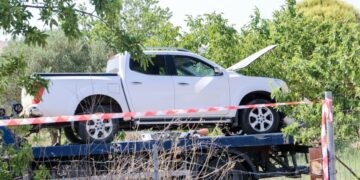 Το αγροτικό αυτοκίνητο που οδηγούσε ο 20χρονος Σύρος (φωτ.: EUROKINISSI/Λεωνίδας Τζέκας)