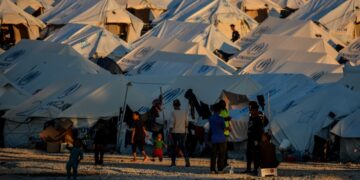 Στιγμιότυπο από τον προσωρινό καταυλισμό φιλοξενίας προσφυγών και μεταναστών στο Καρά Τεπέ της Λέσβου (φωτ. αρχείου: EUROKINISSI/Περικλής Μπαλάσκας)