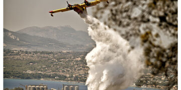 Πυρκαγιά στο Λουτράκι, Τετάρτη 19 Ιουλίου 2023  (φωτ.: EUROKINISSI)