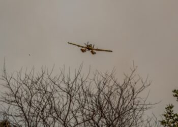 Αεροσκάφος Canadair επιχειρεί σε δασική πυρκαγιά (φωτ. αρχείου: EUROKINISSI)