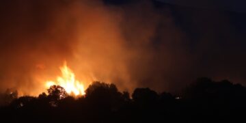 Σε κόλαση μετατρέπεται η τρίτη βραδιά πυρκαγιών στη Θράκη (φωτ.: ΜΟΤΙΟΝΤΕΑΜ/Βασίλης Βερβερίδης)