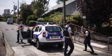 Γάλλοι αστυνομικοί σε υπηρεσία (φωτ. αρχείου: EPA / Yoan Valat)