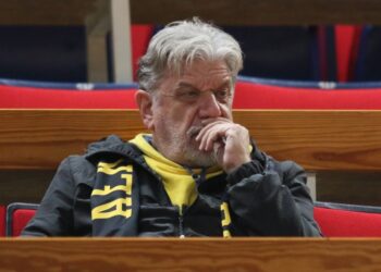 Ο δήμαρχος Νέας Φιλαδέλφειας-Νέας Χαλκηδόνας Γιάννης Βούρος σε παλιότερο αγώνα της ΑΕΚ (φωτ.: EUROKINISSI/Μάρκος Χουζούρης)