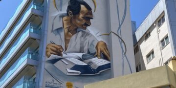 Η τοιχογραφία δημιουργήθηκε στον πλαϊνό τοίχο ενός ξενοδοχείου στο κέντρο του Ηρακλείου (φωτ.: ΑΠΕ-ΜΠΕ)