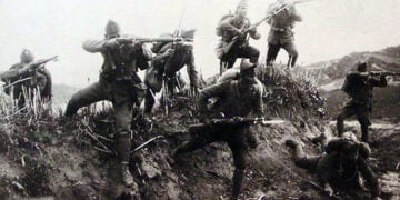 Έφοδος Ελληνικού Πεζικού κοντά στον ποταμό Έρμο κατά τη Μικρασιατική Εκστρατεία (φωτ.: Γενικό Επιτελείο Στρατού)
