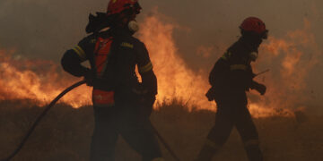 Πυρκαγιά στη Πάρνηθα (EUROKINISSI / Σωτήρης Δημτρόπουλος)