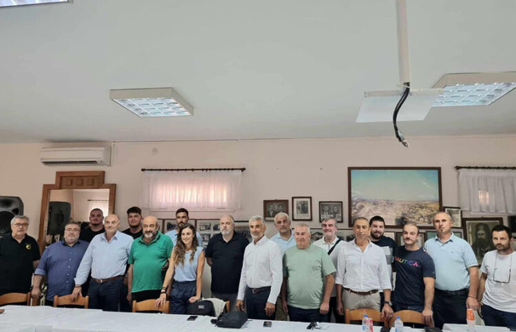 Οικογενειακή φωτογραφία μετά το τέλος του Διοικητικού Συμβουλίου της ΠΟΕ (φωτ.: ΠΟΕ)