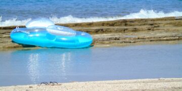 Στρώμα στην παραλία Γυαλισκάρι στη νότια Κέρκυρα (φωτ. αρχείου: EUROKINISSI/Γιώργος Κονταρίνης)