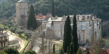 Η ιερά μονή Χιλανδαρίου στο Άγιο Όρος (φωτ.: ΑΠΕ-ΜΠΕ/Νικήτας Κώτσιαρης)