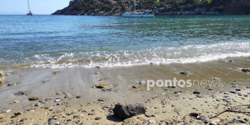 Τελευταίες ευκαιρίες για μια βουτιά στη θάλασσα λόγω της καλοκαιρίας (φωτ.: Χριστίνα Κωνσταντάκη)