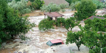 Από την κακοκαιρία στη Μηλίνα Πηλίου (φωτ.: EUROKINISSI / Θανάσης Καλλιάρας)