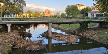Ό,τι άφησε στα Τρίκαλα το πρώτο πέρασμα της κακοκαιρίας Elias (φωτ.: trikalavoice.gr)