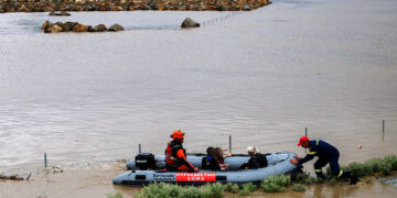 Διάσωση πολιτών στην περιοχή της Λάρισας (φωτ.: / EUROKINISSI / Λεωνίδας Τζέκας)
