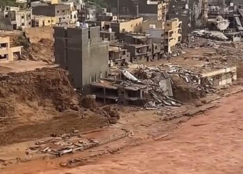 Χαρακτηριστικό στιγμιότυπο από το χτύπημα του «Daniel» στην πόλη Ντέρνα, στο ανατολικό τμήμα της αφρικανικής χώρας (φωτ.: Χ)