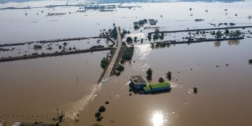 Περιοχές του νομού Καρδίτσας εξακολουθούν να είναι θαμμένες κάτω από το νερό (φωτ.: EUROKINISSI/Αντώνης Νικολόπουλος)