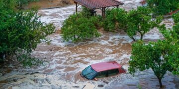 Πλημμύρα στο παραθαλάσσιο χωριό Μηλίνα, στο Πήλιο (φωτ.: EUROKINISSI/Θανάσης Καλλιάρας)
