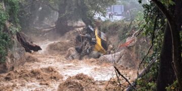 Χαρακτηριστικό στιγμιότυπο από τις πλημμύρες στην περιοχή του Βόλου (φωτ.: EUROKINISSI/Σεβίνα Δαριώτου)