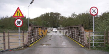 Γέφυρα πάνω από τον φουσκωμένο Σπερχειό (φωτ.: tvstar.gr)