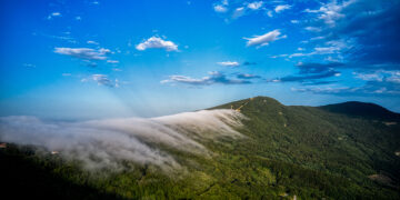 Σύννεφα πάνω από το Πήλιο (φωτ. αρχείου: EUROKINISSI / Αντώνης Νικολόπουλος)