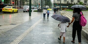 Βροχές αναμένονται σήμερα, Τετάρτη και στην Αθήνα (φωτ.: EUROKINISSI/Γιώργος Κονταρίνης)